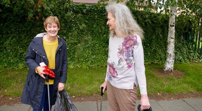 Dementia volunteer - street-cleaning 2018